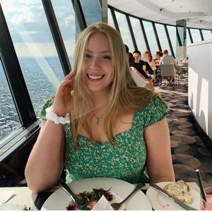 hi im ella jade 🦋🇨🇦